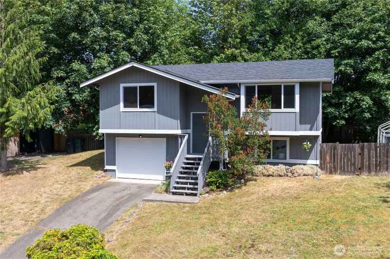 Photo of 1405 Canyon Ct Port Orchard, WA 98366