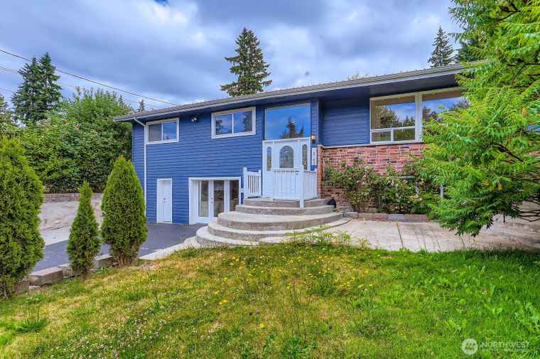 Photo of 22403 60th Ave W Mountlake Terrace, WA 98043