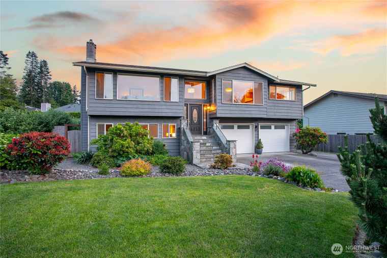 Photo of 3610 Taylor Ave Bellingham, WA 98229