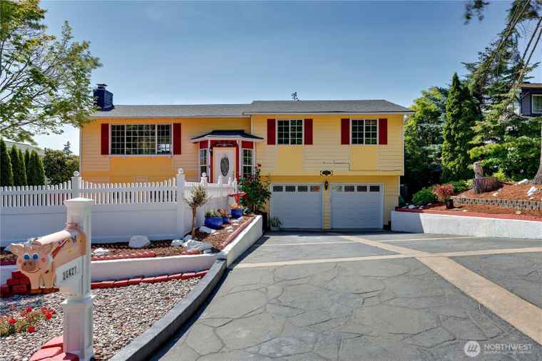 Photo of 26421 Kingsview Loop NE Kingston, WA 98346