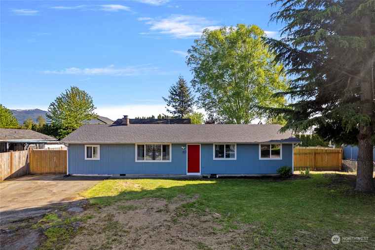 Photo of 813 Lucas Dr Sedro Woolley, WA 98284