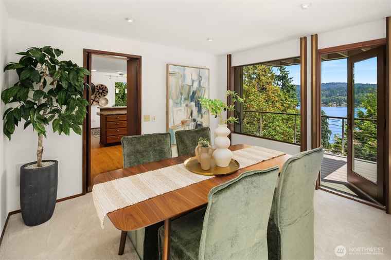 Photo of 5665 E Mercer Way Mercer Island, WA 98040