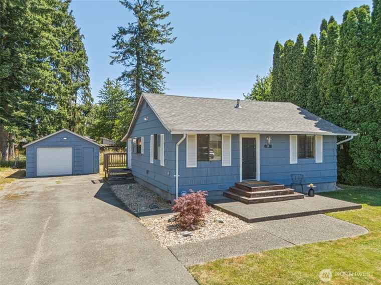 Photo of 423 20th St NW Puyallup, WA 98371