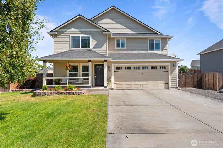 Photo of 533 S Glenmoor Dr Moses Lake, WA 98837