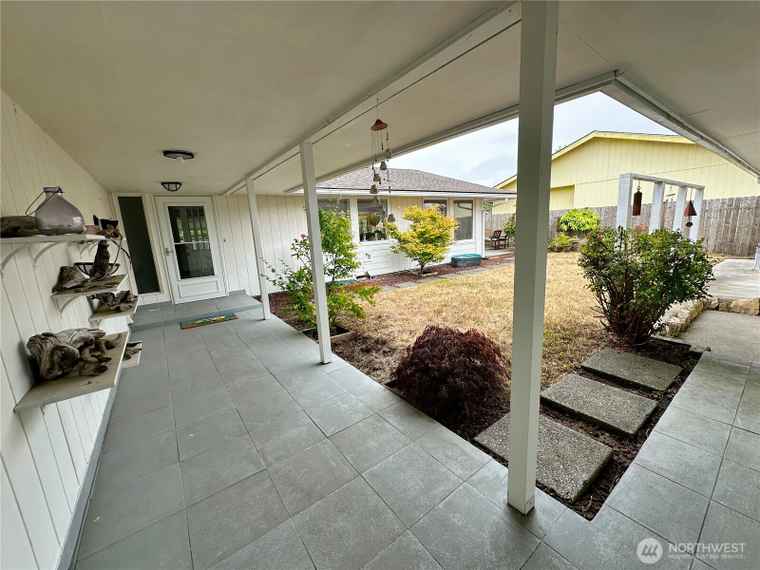 Photo of 470 Canal Dr NE Ocean Shores, WA 98569