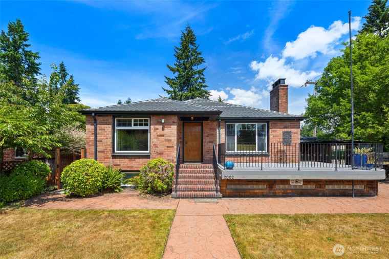 Photo of 2002 SW 149th St Burien, WA 98166