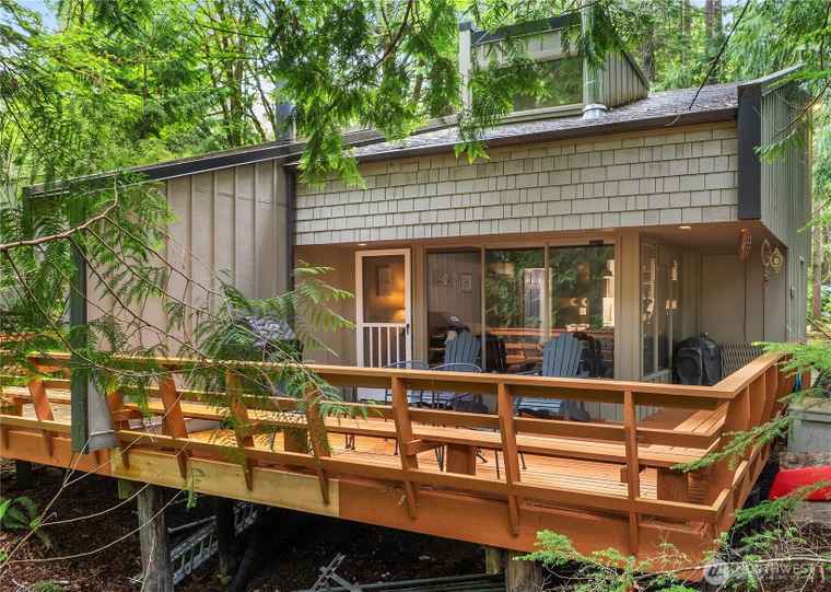 Photo of 735 E Promontory Rd Shelton, WA 98584