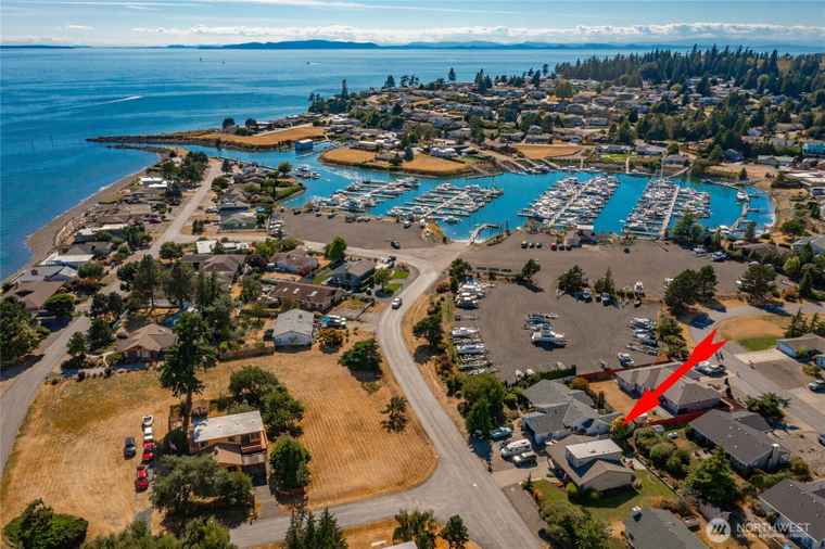 Photo of 8085 Cowichan Rd Blaine, WA 98230