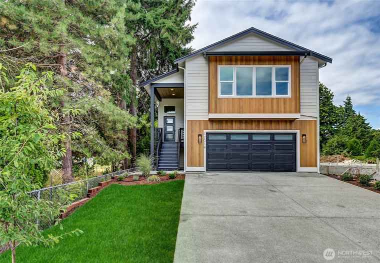 Photo of 12019 44th Ave S Tukwila, WA 98168