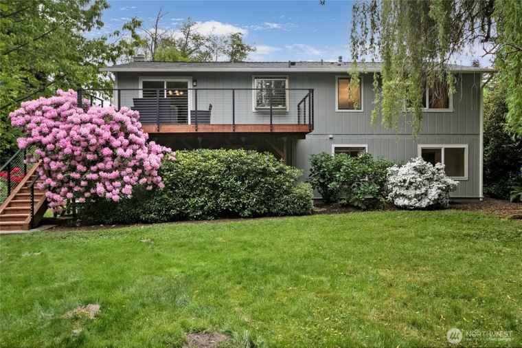 Photo of 6309 115th Ct SE Bellevue, WA 98006