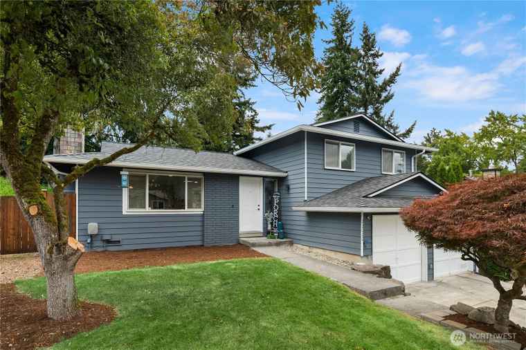 Photo of 22020 5th Ave W Bothell, WA 98021