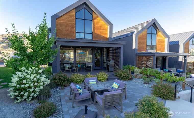 Photo of 1437 Cottage Ln Chelan, WA 98816