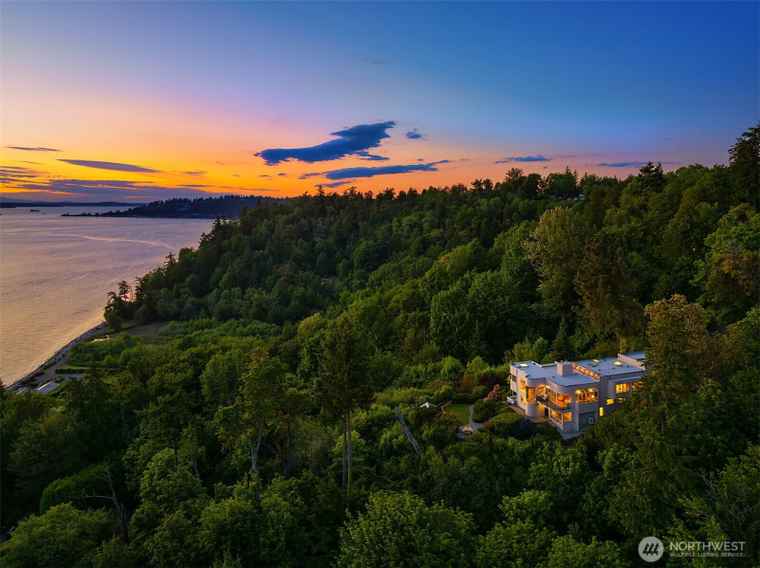 Photo of 20434 10th Pl SW Normandy Park, WA 98166