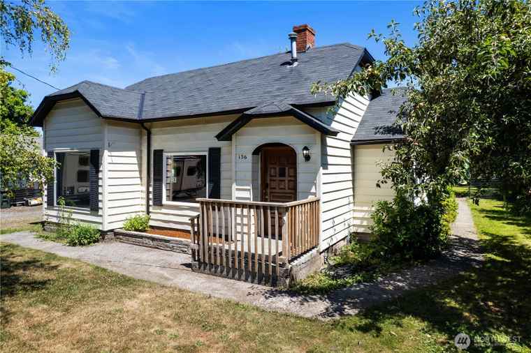 Photo of 136 D St Buckley, WA 98321