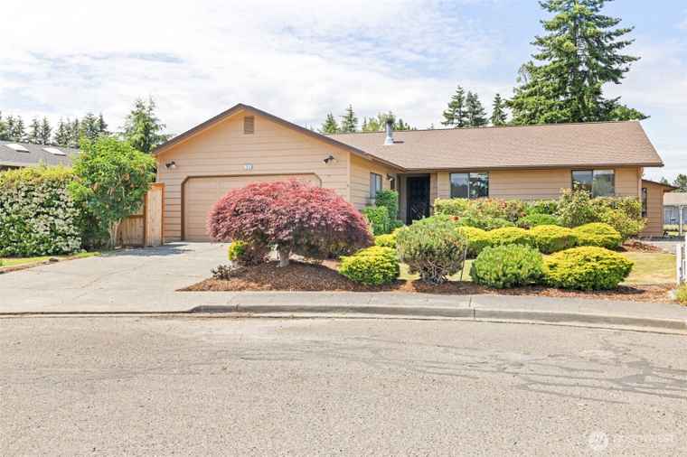 Photo of 319 Honeycomb Cir Sequim, WA 98382