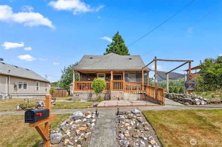 Photo of 832 NW Maryland Ave Chehalis, WA 98532