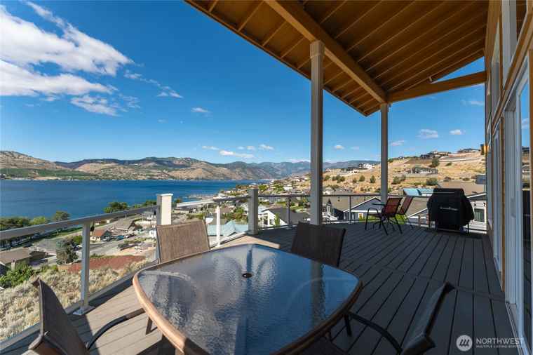 Photo of 106 Eldorado Pl Chelan, WA 98816