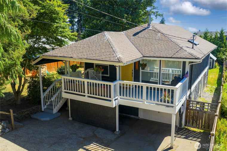 Photo of 7811 Grant Dr Unit B Everett, WA 98203