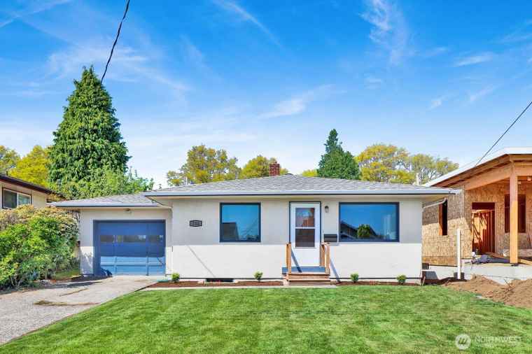 Photo of 712 Judson St Lynden, WA 98264