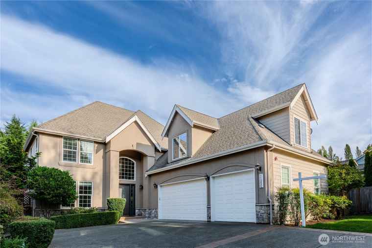 Photo of 11250 SE 60th St Bellevue, WA 98006