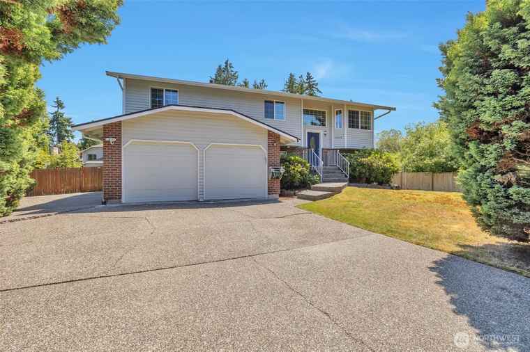Photo of 7906 211 Pl SW Edmonds, WA 98026