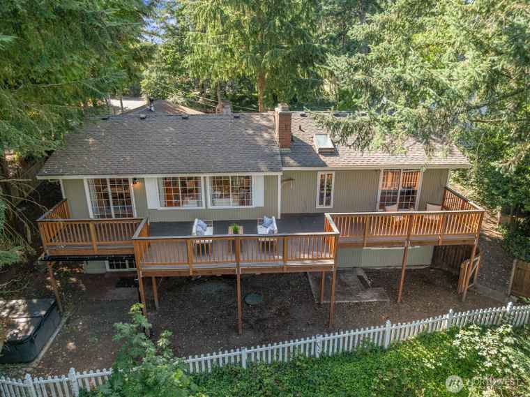 Photo of 17521 25th Street Ct E Lake Tapps, WA 98391