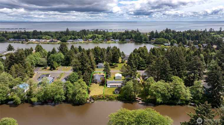 Photo of 247 Bass Ave NE Ocean Shores, WA 98569