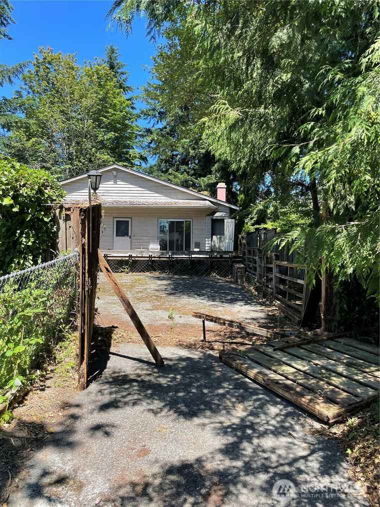 Photo of 12318 4th Ave S Burien, WA 98168