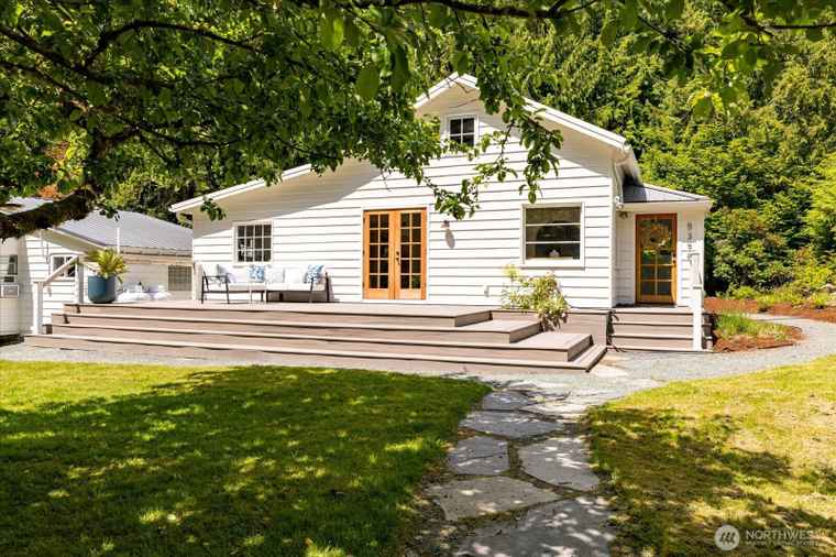 Photo of 5396 Langley Rd Langley, WA 98260