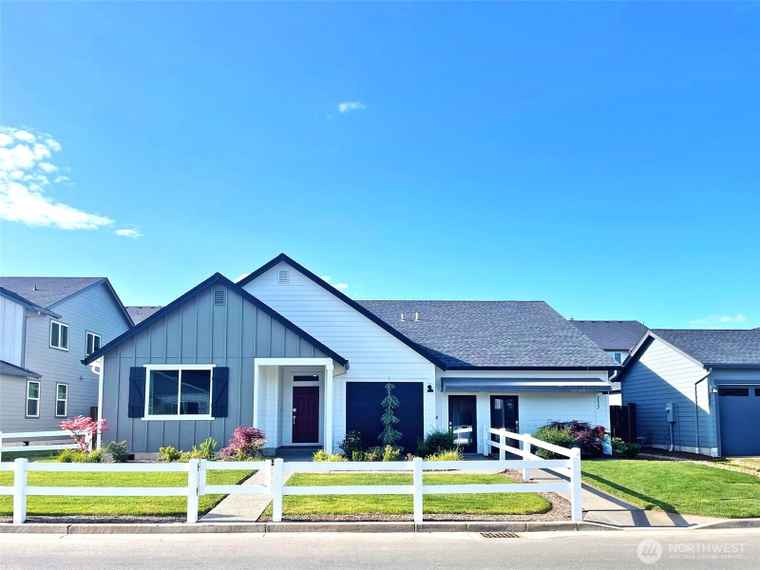 Photo of 2822 S 9th Way Ridgefield, WA 98642
