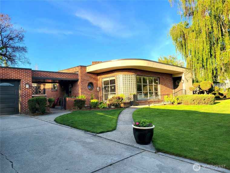 Photo of 1423 Springwater Ave Wenatchee, WA 98801