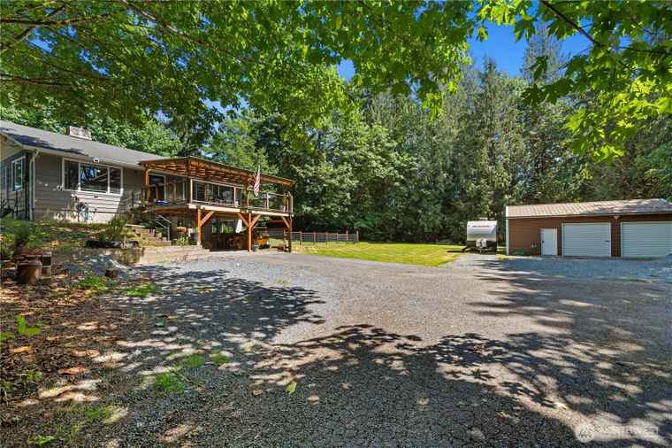 Photo of 902 W Stanley St Granite Falls, WA 98252