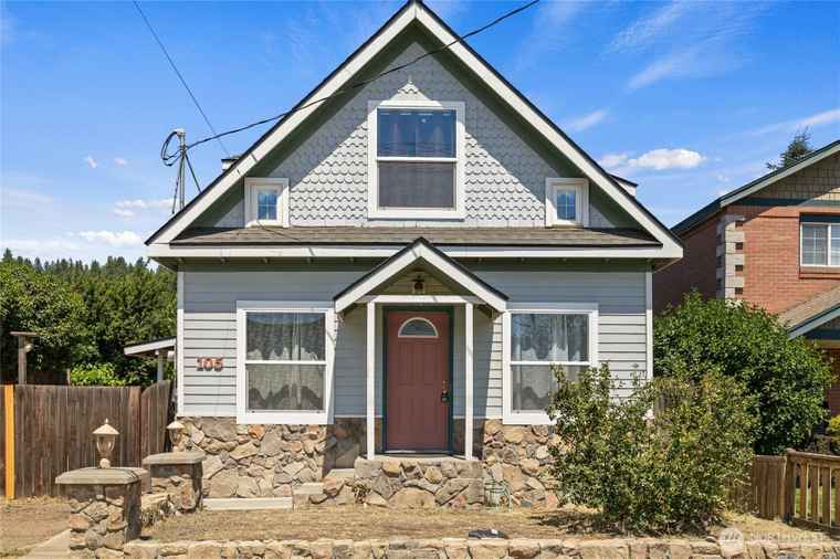 Photo of 105 E Second St Cle Elum, WA 98922