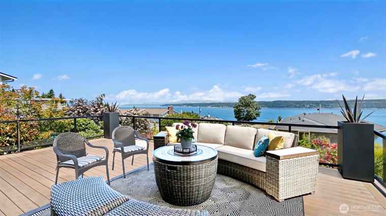 Photo of 2923 Viewmont Pl Camano Island, WA 98282