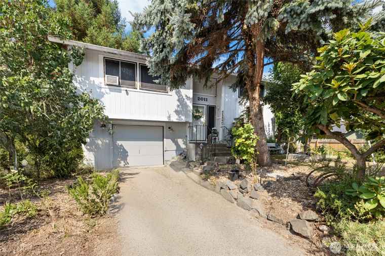 Photo of 2011 25th Ave SE Puyallup, WA 98374