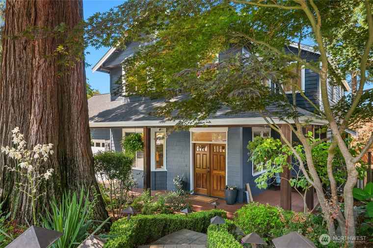 Photo of 7032 SE 20th St Mercer Island, WA 98040