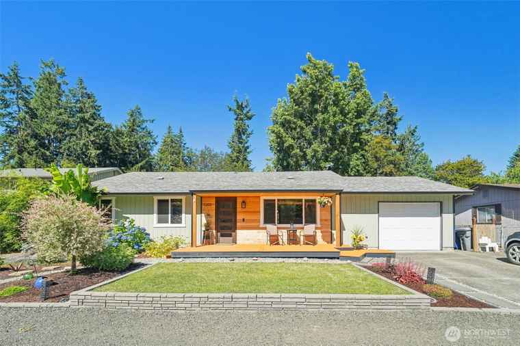 Photo of 1202 Eleanor Ct Steilacoom, WA 98388