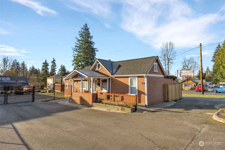 Photo of 204 W Stanley St Granite Falls, WA 98252