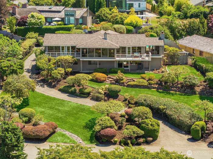 ENCINO HILLS PRIVATE GATED MID CENTURY MODERN — Modern Living LA