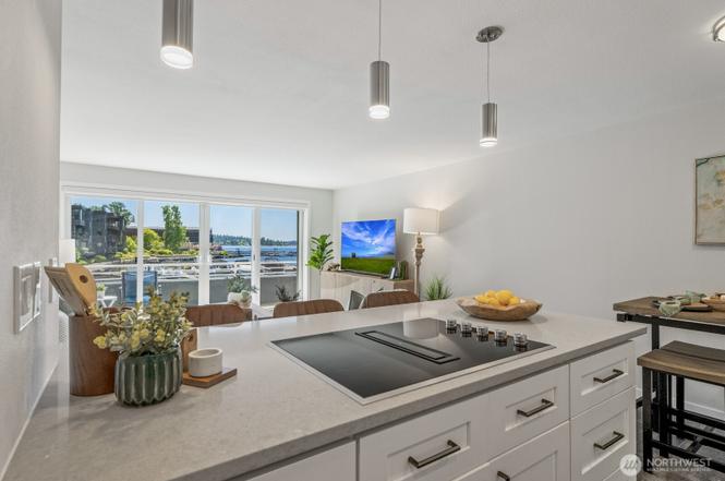 733 Lake St S #105, Kirkland, WA 98033 | Redfin