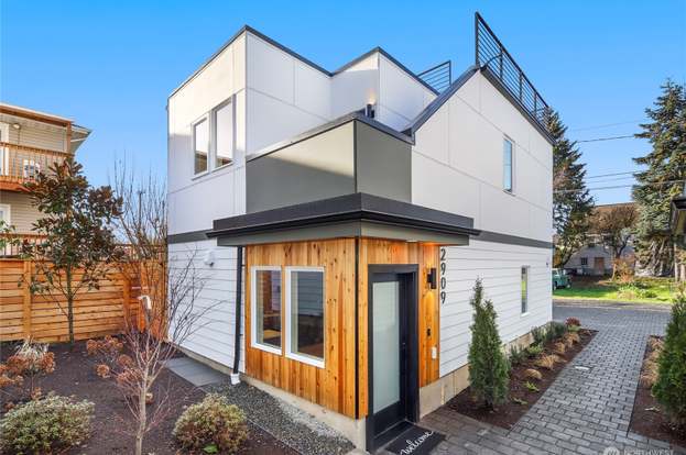 Industrial home in Seattle designed to look like a shipping container house