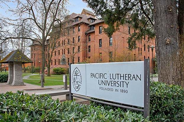 Pacific Lutheran University pin Parkland Washington 