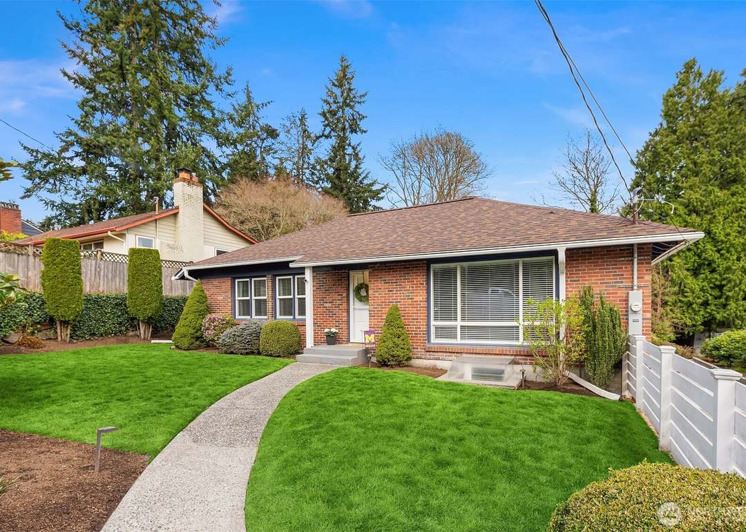 1734 NE 90th St, Seattle, WA 98115 | Redfin