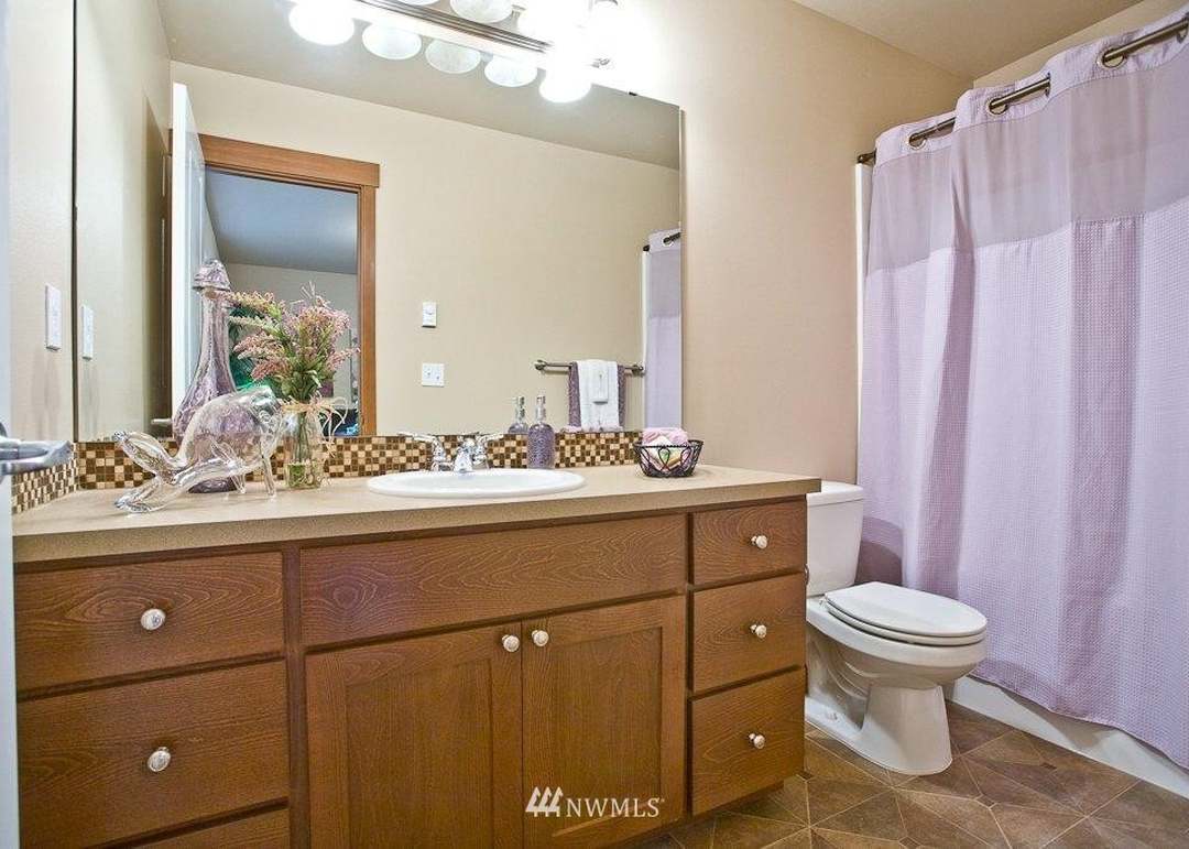 5913 212th Pl SW #1, Mountlake Terrace, WA 98043