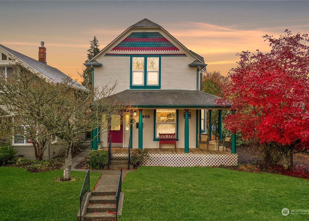 2205 Rockefeller Ave, Everett, WA 98201 | Redfin