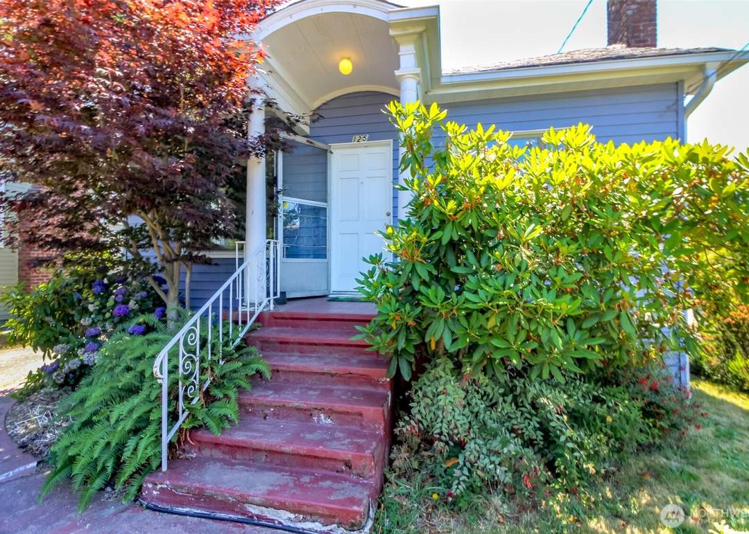 125 N 74th St, Seattle, WA 98103 | Redfin