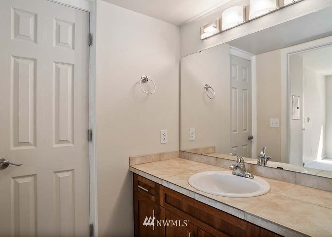 3910 243rd Pl SE Unit A202, Bothell, WA 98021