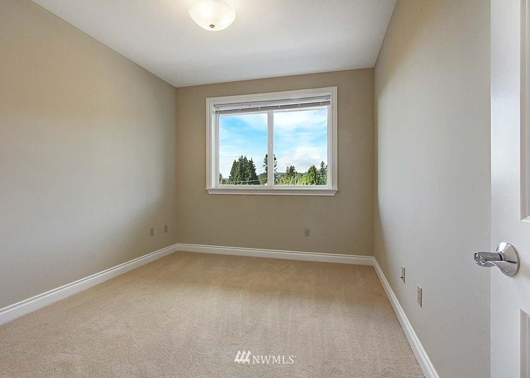 275 E Sunset Way Unit 3A, Issaquah, WA 98027