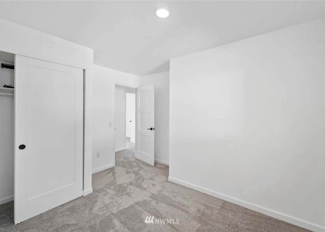 205 Mt Pilchuck Ave SW, Issaquah, WA 98027