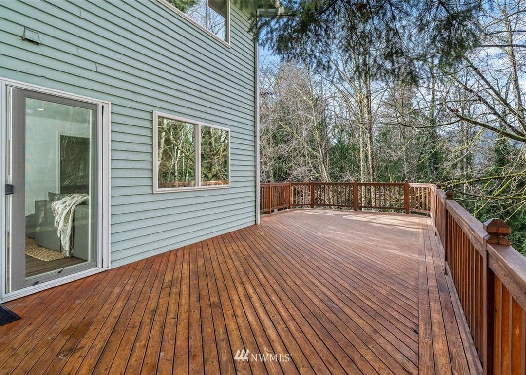 205 Mt Pilchuck Ave SW, Issaquah, WA 98027